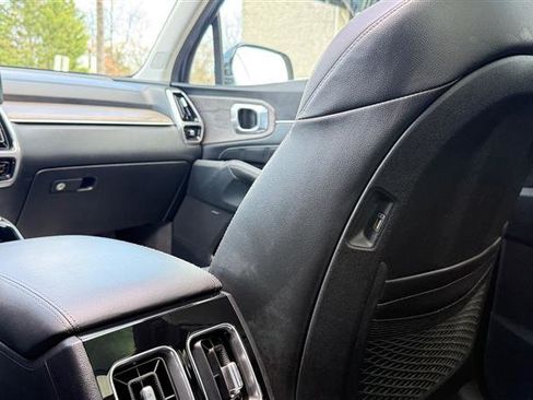 Used 2023 Kia Sorento SX Prestige image 26
