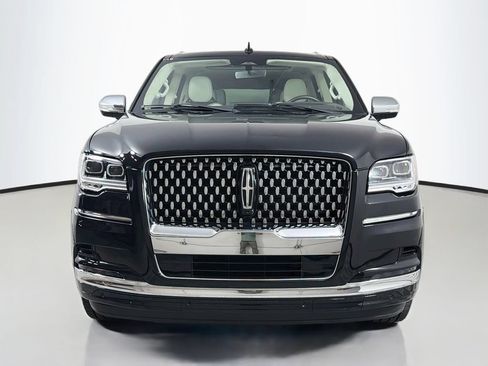 Used 2023 Lincoln Navigator L Black Label AWD/4WD image 2