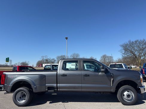 New 2026 Ford F350 XL w/ XL Chrome Package AWD/4WD image 4