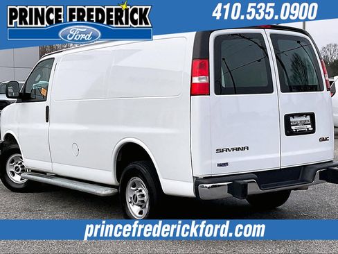 Used 2024 GMC Savana 2500 G25 w/ Driver Convenience Package image 11