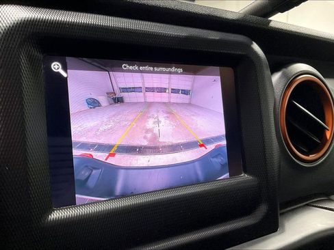 Used 2020 Jeep Gladiator Mojave w/ Trailer Tow Package image 26