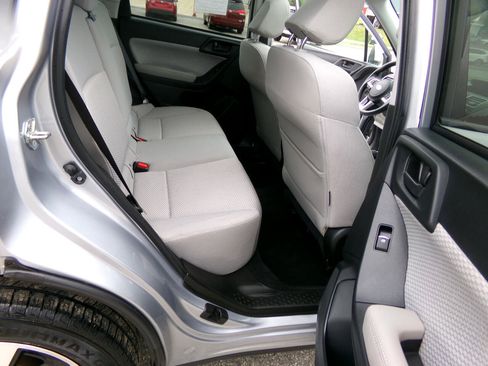 Used 2018 Subaru Forester 2.5i Premium w/ All-Weather Package image 23