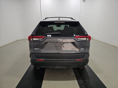 Used 2019 Toyota RAV4 XLE image 4