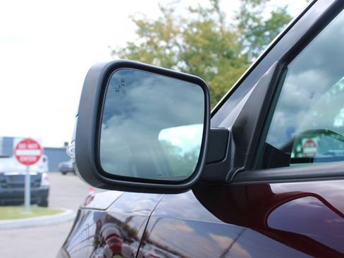 Used 2019 Ford Explorer XLT w/ Equipment Group 202A FWD image 8