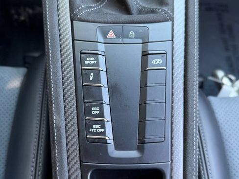 Used 2025 Porsche 718 Cayman GT4 RS w/ Weissach Package RWD image 46