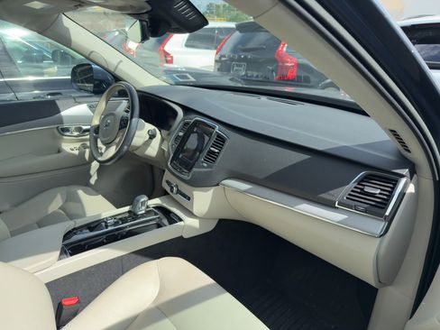 Certified 2023 Volvo XC90 B5 Core w/ Climate Package image 19