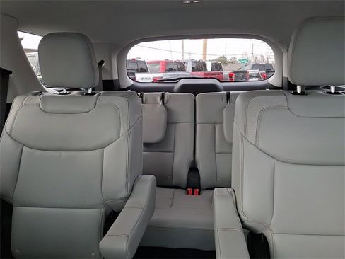 New 2026 Ford Explorer Active w/ Active Comfort Package image 13