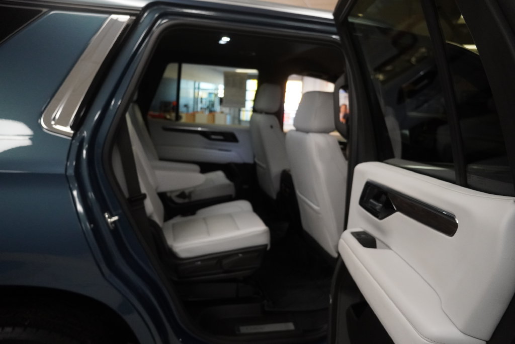 Used 2025 Chevrolet Tahoe Premier AWD/4WD image 24