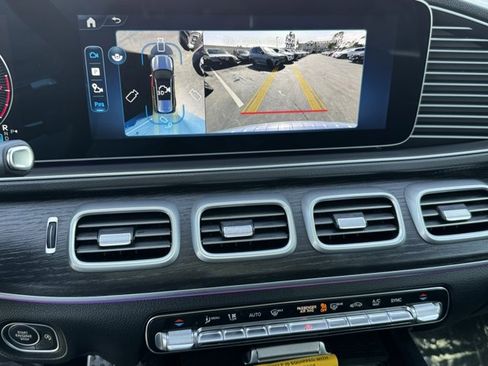 New 2025 Mercedes-Benz GLS 580 4MATIC image 11