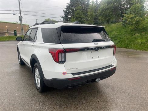 New 2025 Ford Explorer Active image 2
