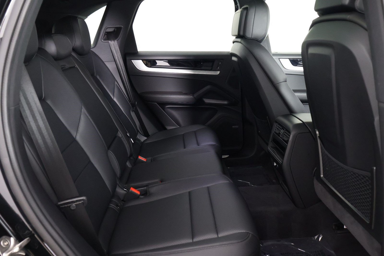 Certified 2026 Porsche Cayenne AWD/4WD image 33