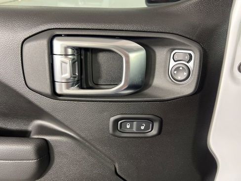 New 2025 Jeep Gladiator Mojave AWD/4WD image 27
