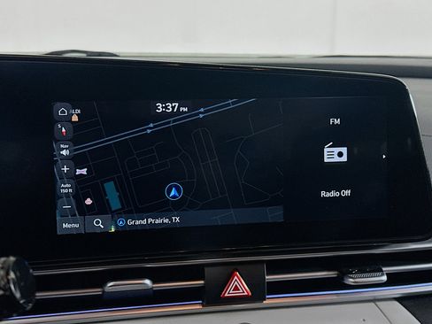 Used 2024 Hyundai Elantra Limited image 21