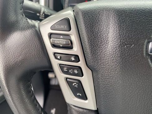 Used 2018 Nissan Titan SL image 14