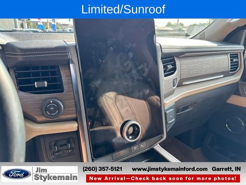 Used 2023 Ford Expedition Limited AWD/4WD image 14