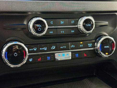 Used 2024 Ford F350 Platinum w/ FX4 Off-Road Package image 13