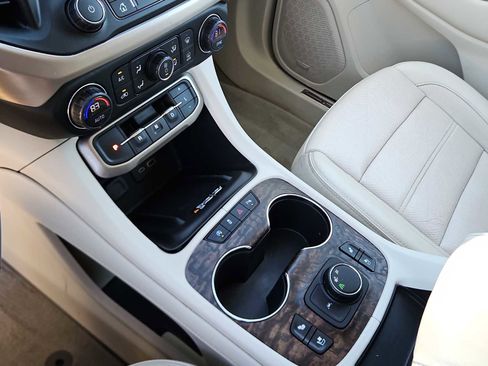 Used 2020 GMC Acadia Denali image 20