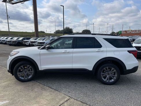 New 2026 Ford Explorer Active w/ Active Comfort Package AWD/4WD image 6
