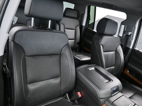 Used 2019 Chevrolet Suburban Premier image 55