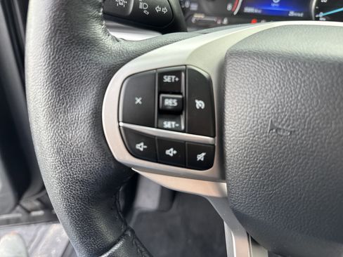 Certified 2022 Ford Explorer XLT w/ Equipment Group 202A image 33