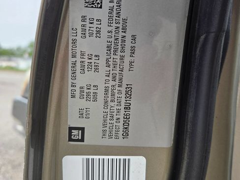 Used 2011 Cadillac DTS Luxury FWD image 14