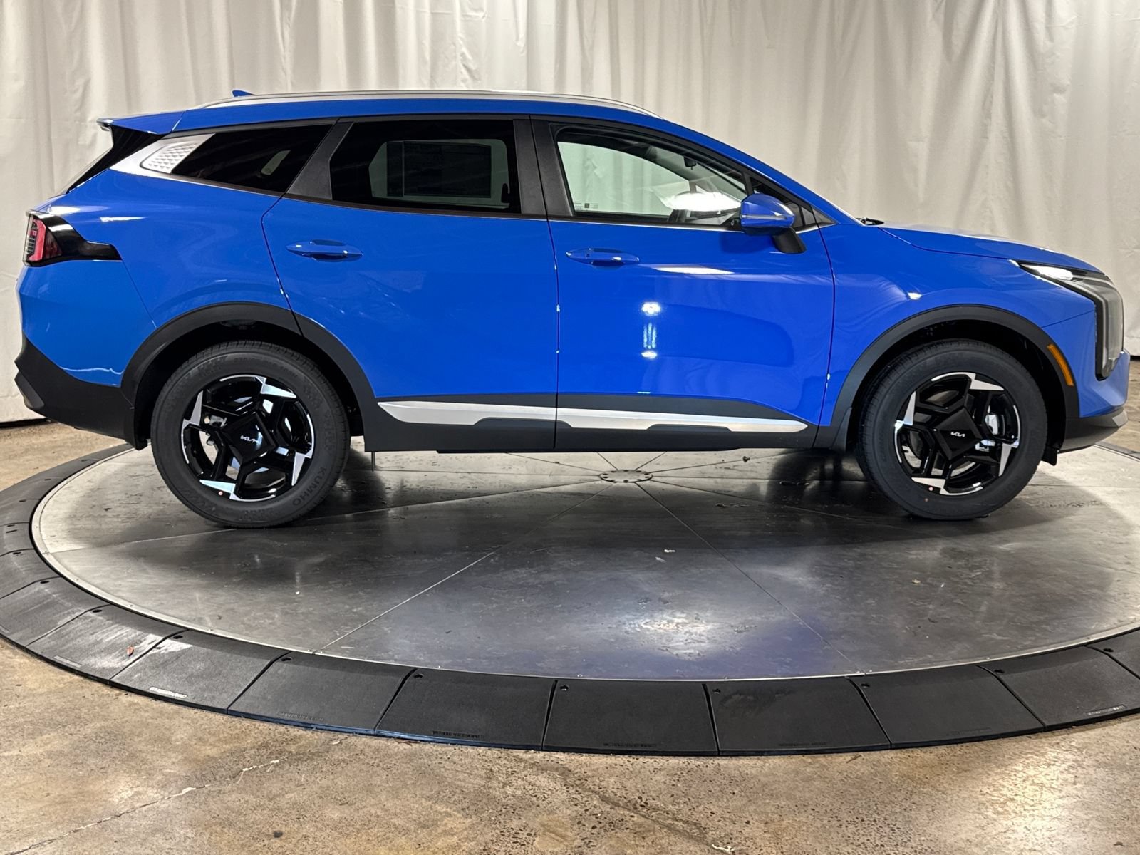 Certified 2026 Kia Sportage EX AWD/4WD image 8
