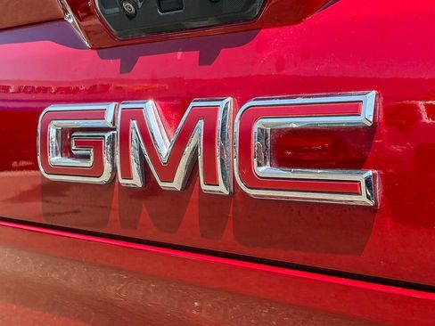 Used 2023 GMC Sierra 1500 Denali AWD/4WD image 9