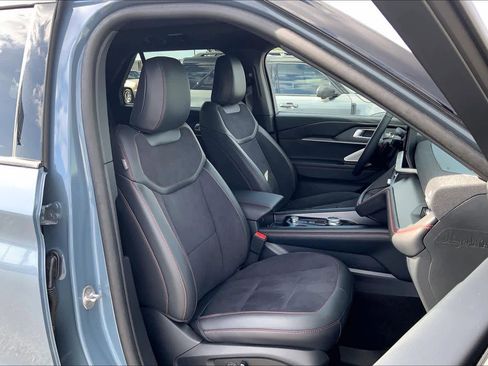 Used 2025 Ford Explorer ST w/ Sun And Sound Package image 9