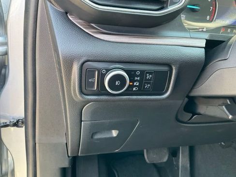 Used 2023 Ford Explorer Limited AWD/4WD image 9