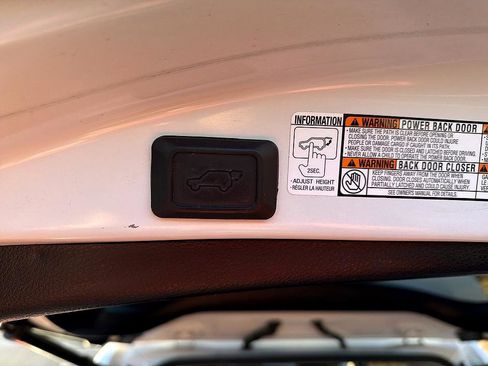 Used 2018 Toyota RAV4 Limited image 24