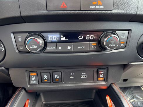 Used 2022 Nissan Frontier PRO-4X AWD/4WD image 32