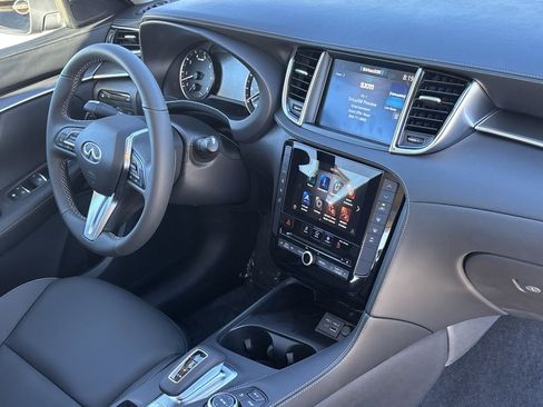 New 2025 INFINITI QX50 Pure image 25