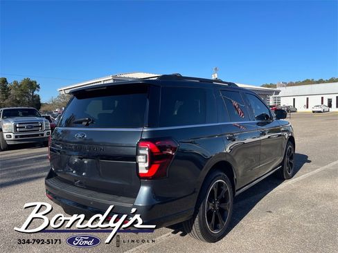 Used 2022 Ford Expedition Limited image 15