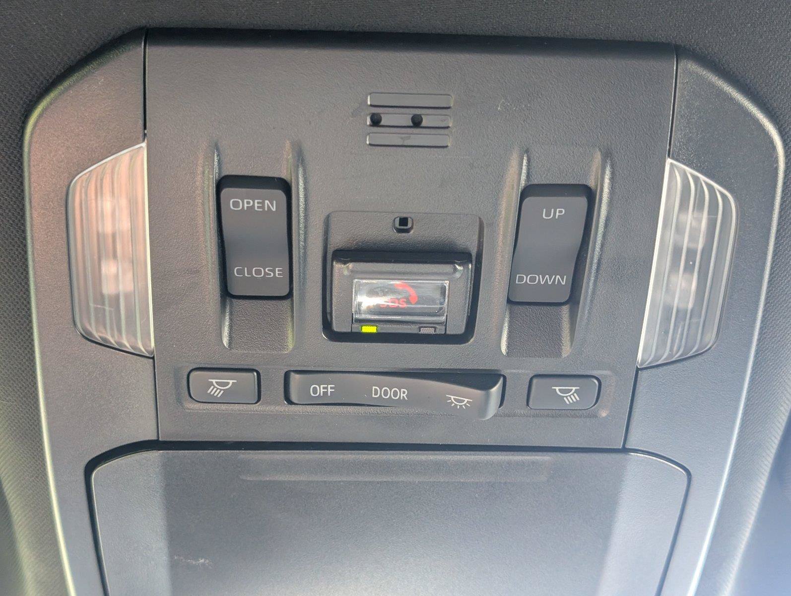 Used 2022 Toyota Highlander XSE FWD image 22