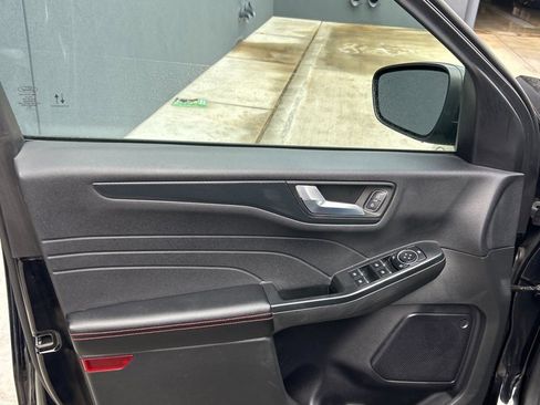 Used 2024 Ford Escape ST-Line image 6