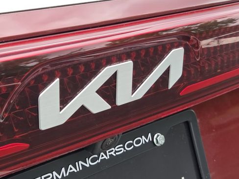 Used 2022 Kia Carnival SX FWD image 18