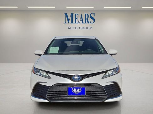Used 2023 Toyota Camry XLE image 9
