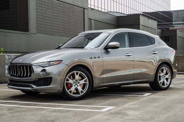 Used 2017 Maserati Levante S AWD/4WD image 38