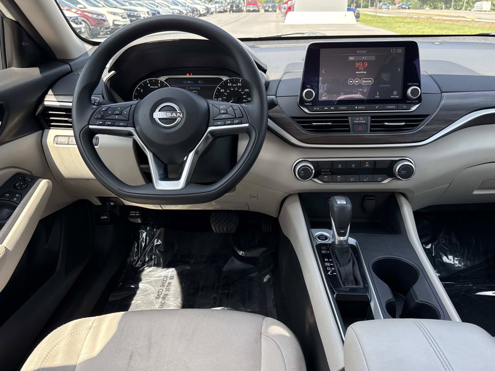 Used 2025 Nissan Altima 2.5 SV FWD image 8