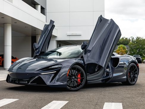 New 2026 McLaren Artura Spider RWD image 1