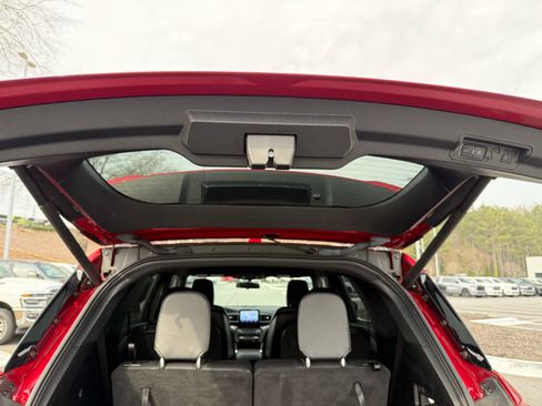 Used 2020 Ford Explorer XLT w/ Equipment Group 202A image 33