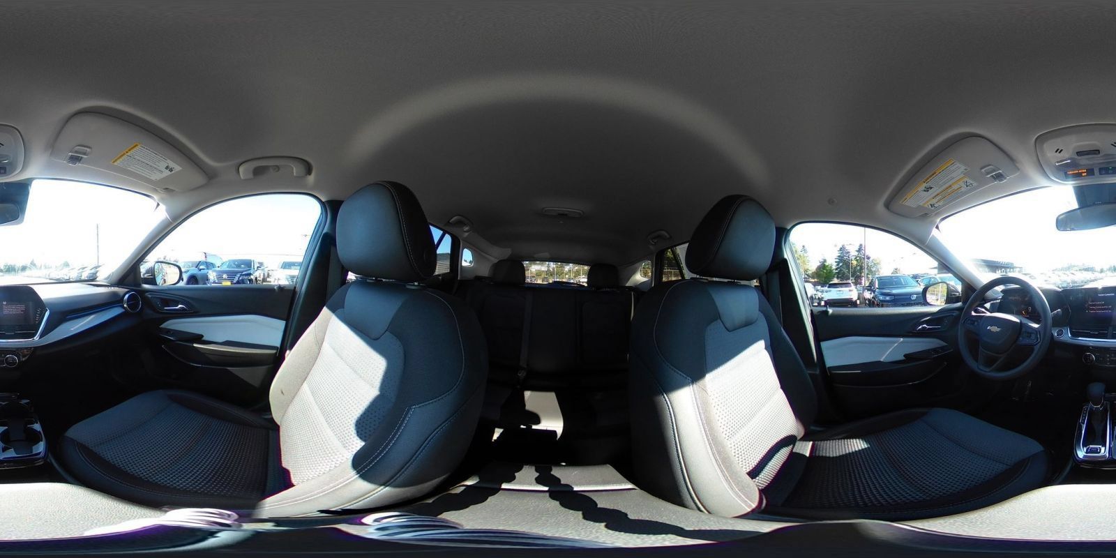 Used 2025 Chevrolet Trax LT FWD image 42