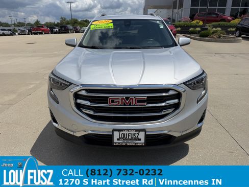 Used 2020 GMC Terrain SLT w/ Preferred Package FWD image 2