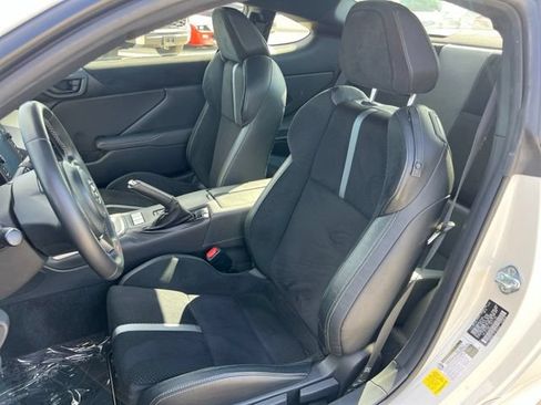 Used 2022 Toyota GR86 Premium w/ ALL Weather Mat Package (TMS) RWD image 14