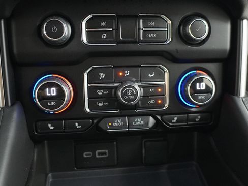 Used 2023 Chevrolet Tahoe LT w/ Luxury Package RWD image 28