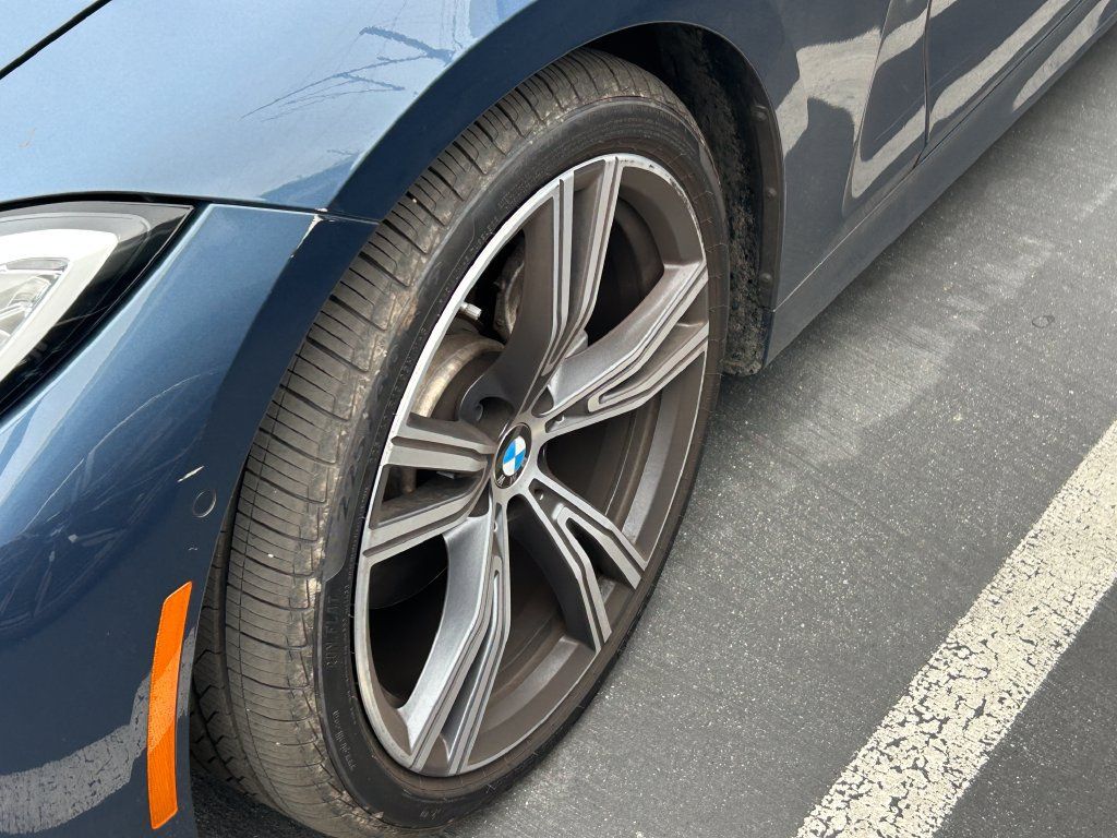 Used 2024 BMW 430i Convertible w/ Premium Package RWD image 3