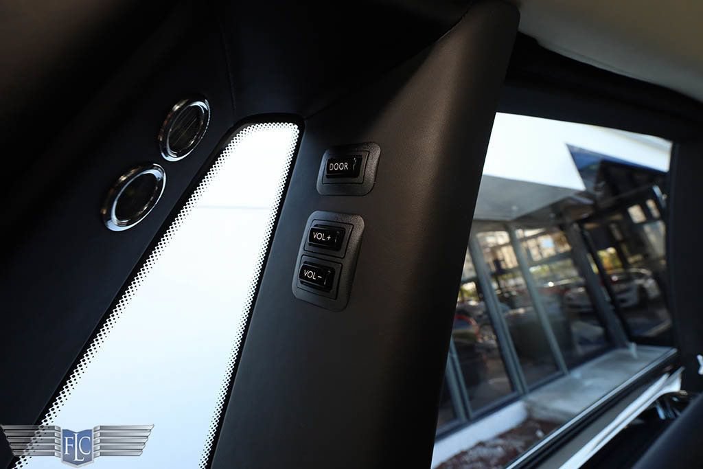 Used 2018 Rolls-Royce Phantom Sedan RWD image 18