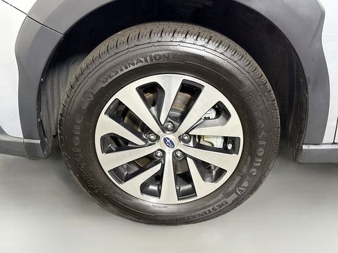 Used 2023 Subaru Outback Premium image 38