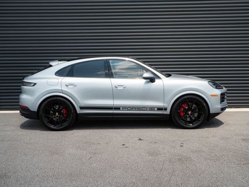 Certified 2026 Porsche Cayenne S AWD/4WD image 28