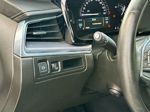 Used 2018 Cadillac XT5 Premium Luxury image 10